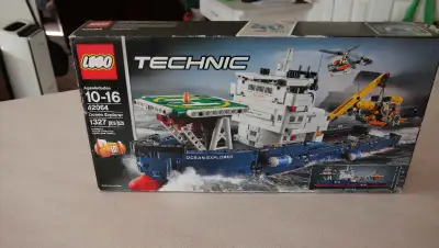 PRICE REDUCED Ocean Explorer Technic 42064 NIB sealed 1,327 pieces box has some damage on edges- see...