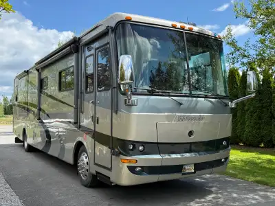 2005 Holiday Rambler Ambassador RV for sale. 40’ length, 4 slides, Road Master Chassis, full body pa...