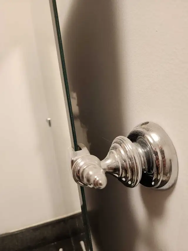 Bathroom mirror in Bathwares in Ottawa - Image 4