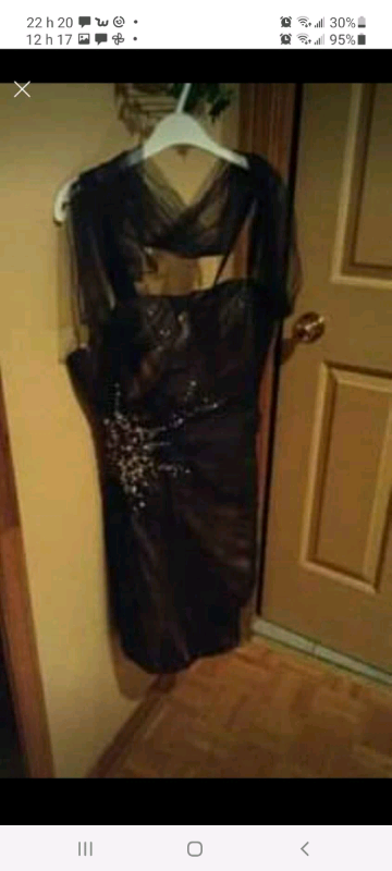 Robe chic DEAL en bas 1/2 prix robe de bal IMPECCABLE, View more