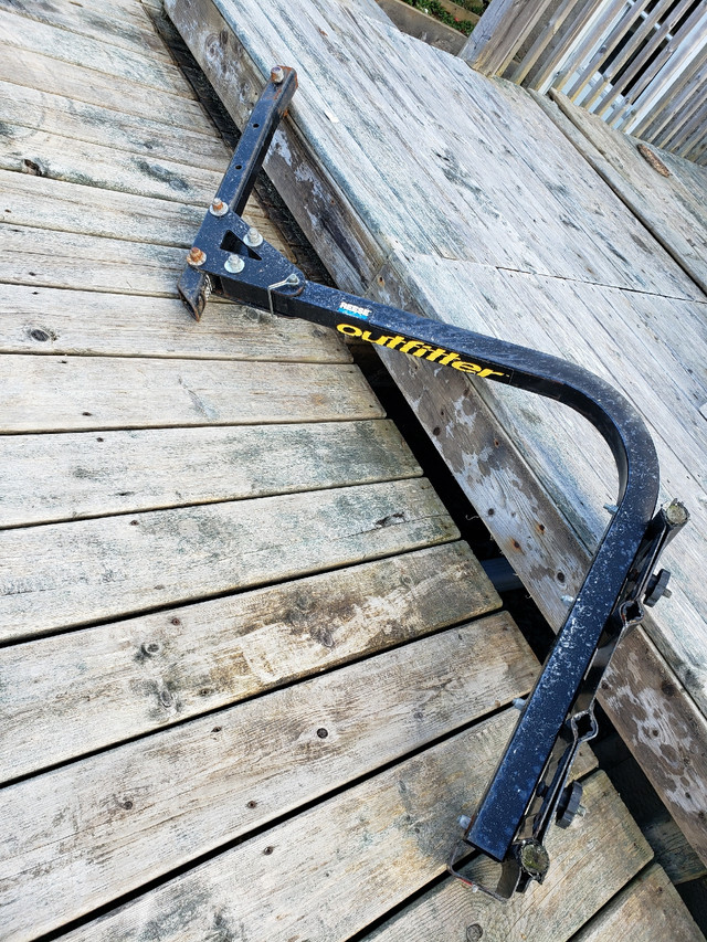 Reese tow bar 4 piece bicycle rack in Other in Cape Breton - Image 2