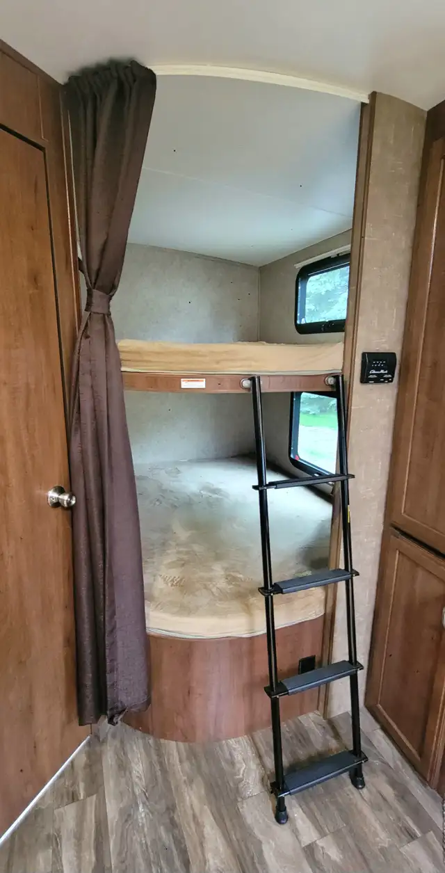 2017 Jayco White Hawk 28 DSBH travel trailer in Other in Hamilton - Image 7