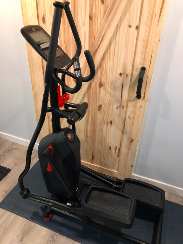 Schwinn 411 Elliptical in Exercise Equipment in Ottawa