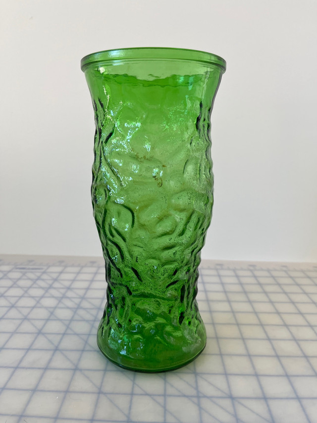 Vintage Green Glass Vase in Home Décor & Accents in La Ronge