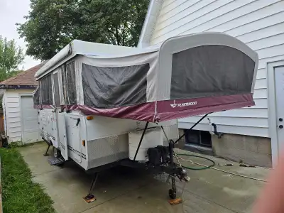 2007 Fleetwood Niagara Highwall – $6,000 OBO Selling my 2007 Fleetwood Niagara Highwall. This is a v...