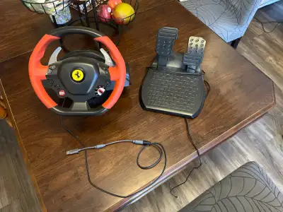 Wheel in great condition. Already with the ~20$ connector you’d need from Amazon otherwise!