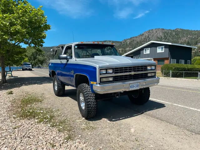 (PENDING SALE) 1990 chev k5 blazer in Classic Cars in Kelowna - Image 9