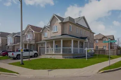 Large Detached house for rent Brampton (4 bedroom detached house) • Detached house 2700+ sq ft with...