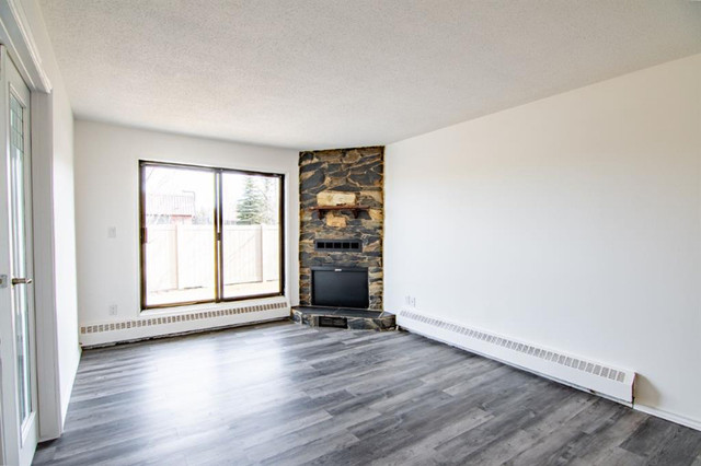 PENDING: Unit #102 91 Cosgrove Crescent in Condos for Sale in Red Deer - Image 4