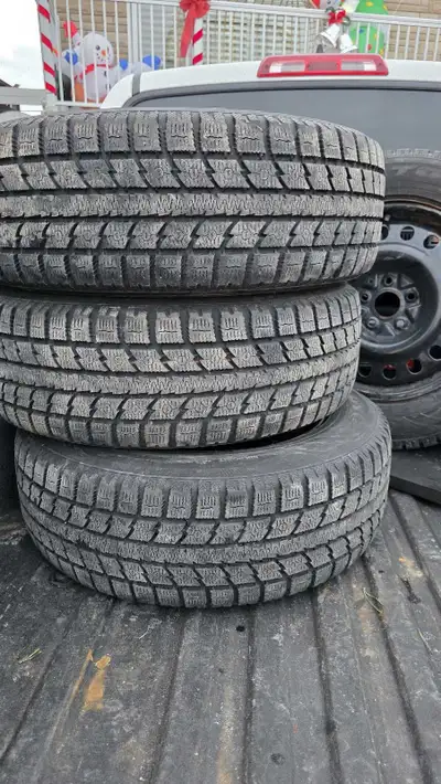 Up for sale immaculate condition Toyo winter tires with rims . Tire size: 225 65 17 Rim bolt pattern...