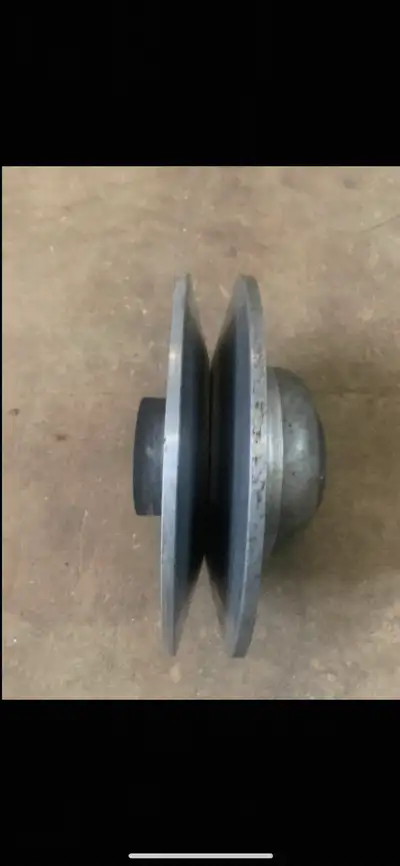 Good day, I am selling a good condition Polaris Secondary Clutch that was removed off of a 1997 Pola...