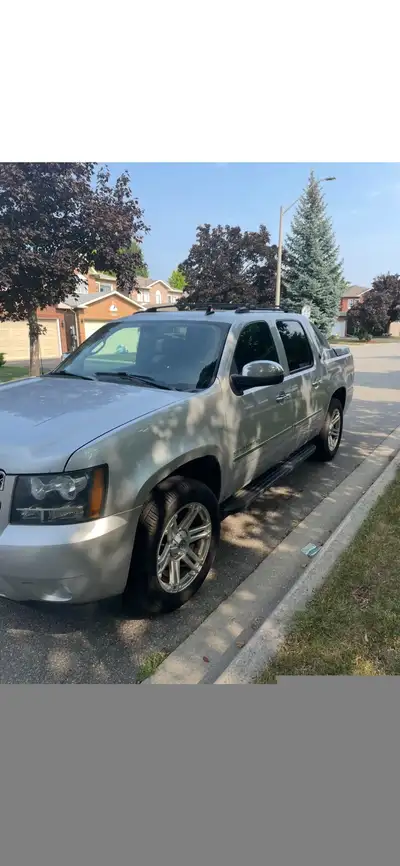2013 Chevy Avalanche LTZ v8 4.3 4x4 fully loaded. Excellent Running condition, 20 inch new rims and...