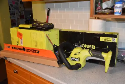 Bought new at auction as open box. Tested to work. Include Hedge Trimmer, 2Ah battery and charger. $...