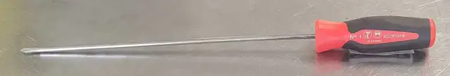#1 Philips Snap On SGDP101B Screwdriver (32629851) in Hand Tools in Calgary - Image 2