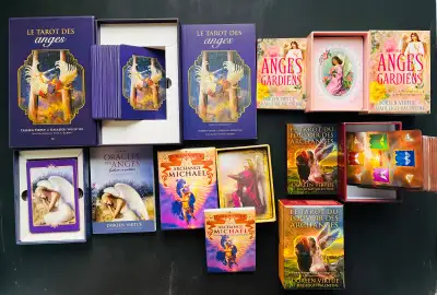 Tarots et Oracles sur le thème des anges en français, View more