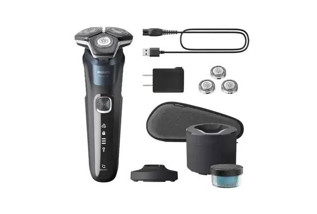 Philips 5000 Series Wet & Dry Electric Shaver | Brand New in General Electronics in Oshawa / Durham Region - Image 3