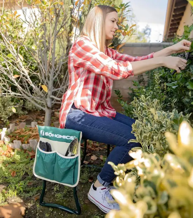 SONGMICS Garden Kneeler & Seat with Tool Bag in Outdoor Tools & Storage in Oshawa / Durham Region - Image 9