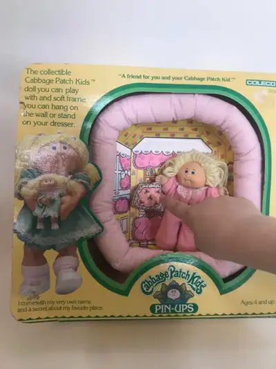 VTG New 1983 Coleco Cabbage Patch Kids Pin Ups Brand New! Brand new in the box. Hard to find with pi...