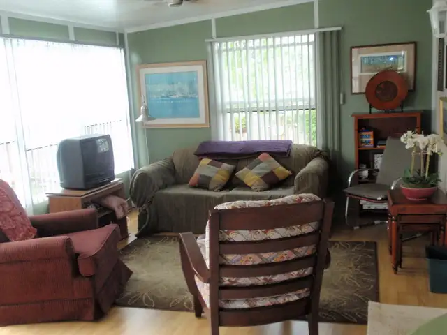 Stunning Waterfront Sherkston Shores Cottage with low fees. in Houses for Sale in St. Catharines - Image 5