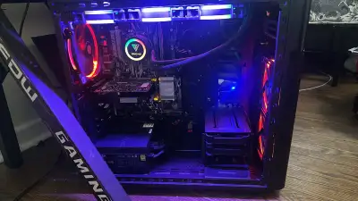 Selling my used gaming PC, it features an AMD Radeon R9 200 Series graphics card with 3072MB of VRAM...