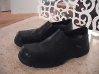 Soulier, chaussure noir cuir homme avec cap d'acier grandeur 8.5