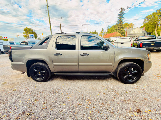 2008 CHEVROLET Avalanche 4x4 Bose  in Cars & Trucks in Oakville / Halton Region - Image 4