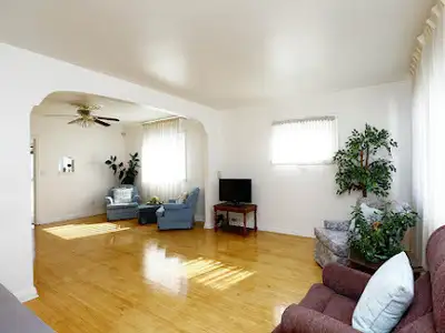 Furnished a small bedroom on main floor in a very quiet home. Close to downtown. Bus stop just besid...