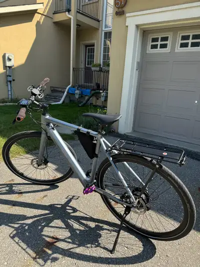 Lightweight Electric Pedal Assist Commuter Bike MINT!, View more
