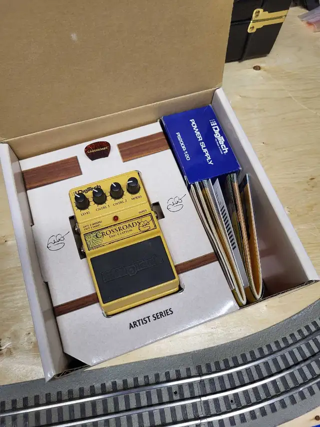Crossroads Eric Clapton overdrive pedal in Amps & Pedals in St. Catharines - Image 5