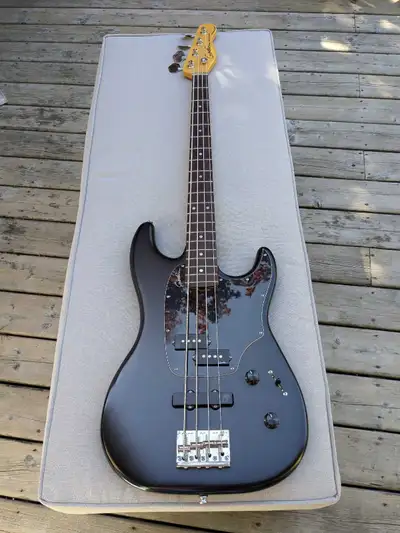 Godin Shifter Classic, View more