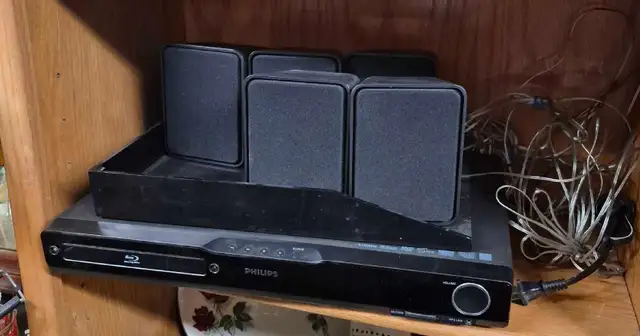 Philips Home Theatre System in Stereo Systems & Home Theatre in Calgary - Image 2