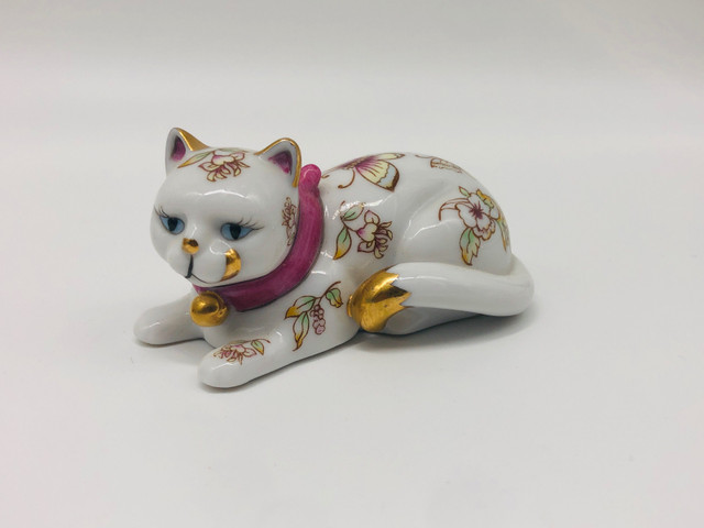 Vintage Cat figurines The Franklin Mint Curio Cabinet Cats in Arts & Collectibles in Oshawa / Durham Region - Image 3
