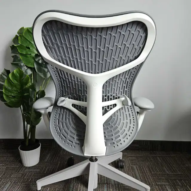 Herman miller mirra 2 ergonomic office chair FREE DELIVERY in Chairs & Recliners in City of Toronto - Image 6