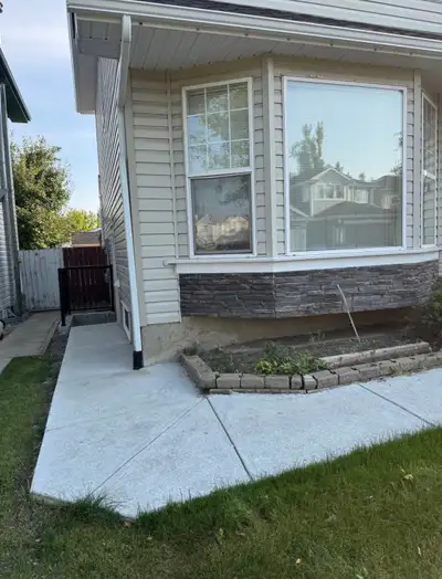 One-Bedroom Legal Basement Suite for Rent 171B Bridlewood Common, SW Calgary Location: Bridlewood SW...