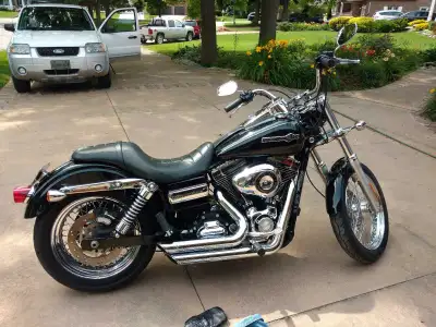 2013 Harley Davidson Dyna super glide, only has 13000 kms, absolutely mint, pics show that