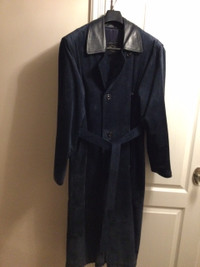Manteau Suède et cuir pour homme ….taille 42….250$