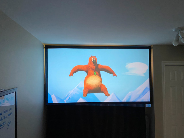 Like new Vankyo projector w 90”+ screen  in TVs in Dartmouth - Image 3