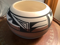 Vtg #12 UTE Mtn. Colorado Pottery-Indigenous Artist Latatineto