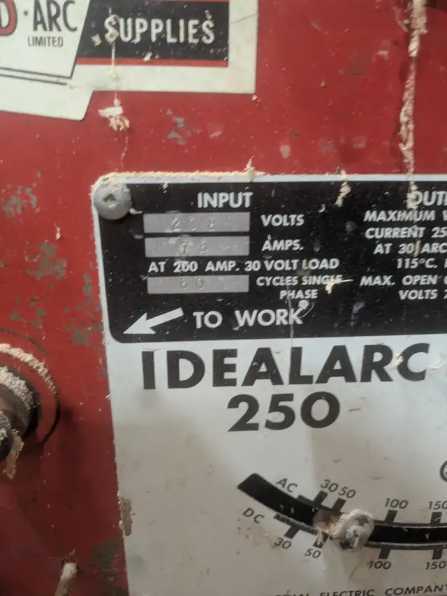Lincoln Electric Idealarc 250 Welder in Power Tools in Barrie - Image 4