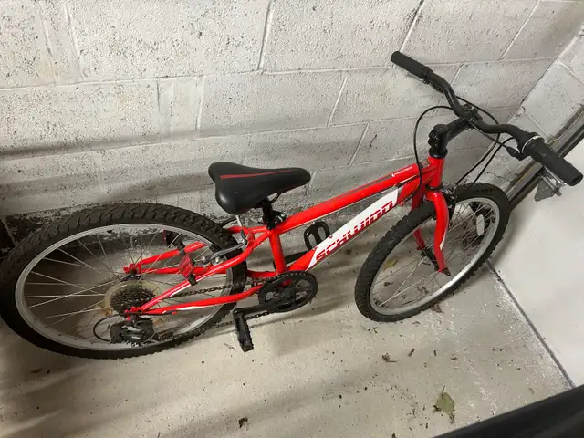 Bike Schwinn Frontier 24" Boys (red) in Kids in City of Montréal - Image 3