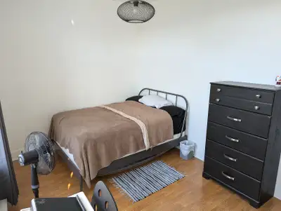 Looking for a comfortable place, quiet but close to everything ? I have a private room in a 2 person...