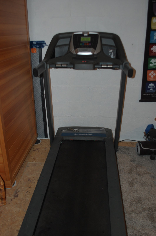 HORIZON FOLDING TREADMILL in Exercise Equipment in St. Catharines