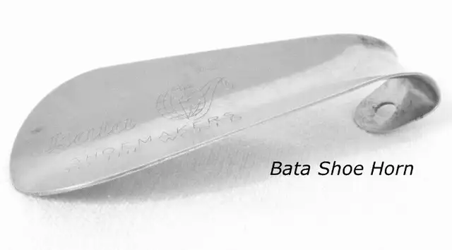 Vintage rare Shoe Horn BATA ‘shoemaker to the world” steel, 9 cm in Arts & Collectibles in City of Toronto - Image 2