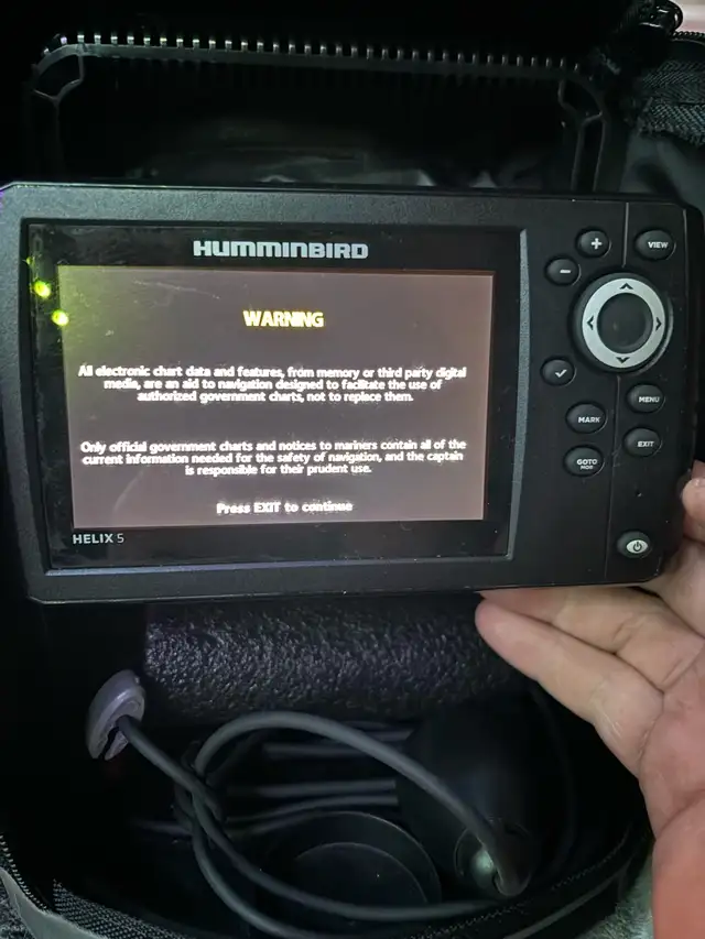 selling my hummingbird helix 5 chirp in Fishing, Camping & Outdoors in Sarnia - Image 9