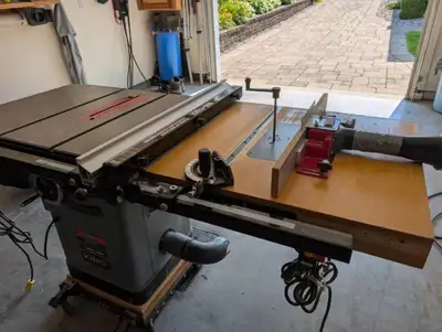 Banc de scie King 10 pouces 2.5 HP Modèle KC-10KK-U30 Toupie Dewalt #DW618K Lame Dado Freud Le tout...