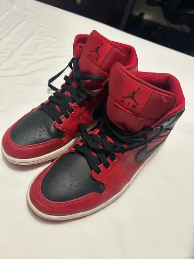 Jordan 1 size 9, View more