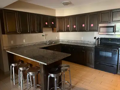 - Students preferred - 4/5 bedrooms available in apartment - All bedrooms have their own ensuite bat...