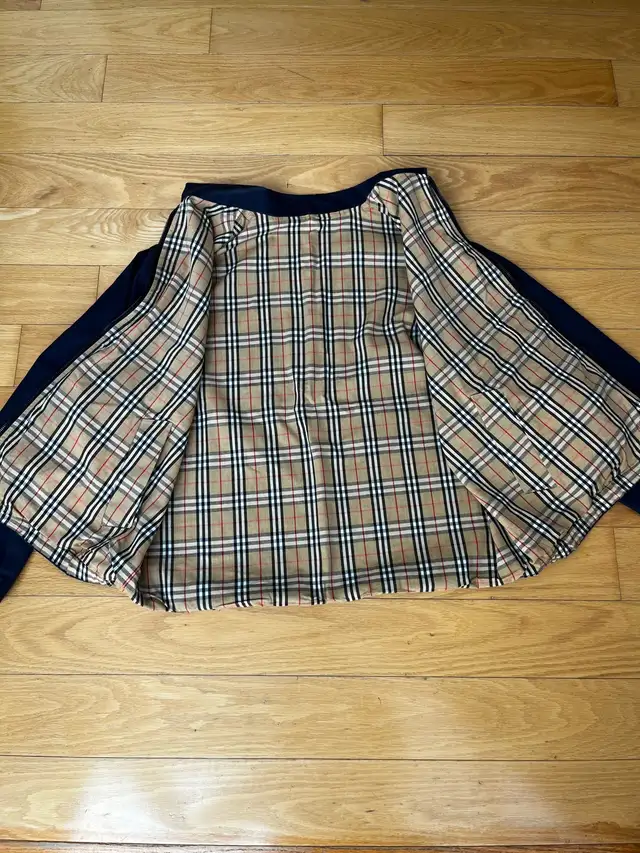 RARE Burberry Reversible Nova Check Jacket M in Men's in Markham / York Region - Image 5