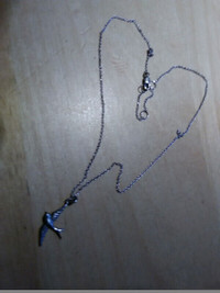 Ster. Silver dove and chain-new like cond.