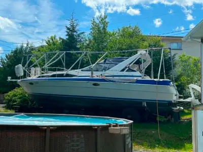 Bayliner 345 Avanti 1988 , le bateau est équipé d’un radar, un GPS, une radio VHF, et d’un échosonde...
